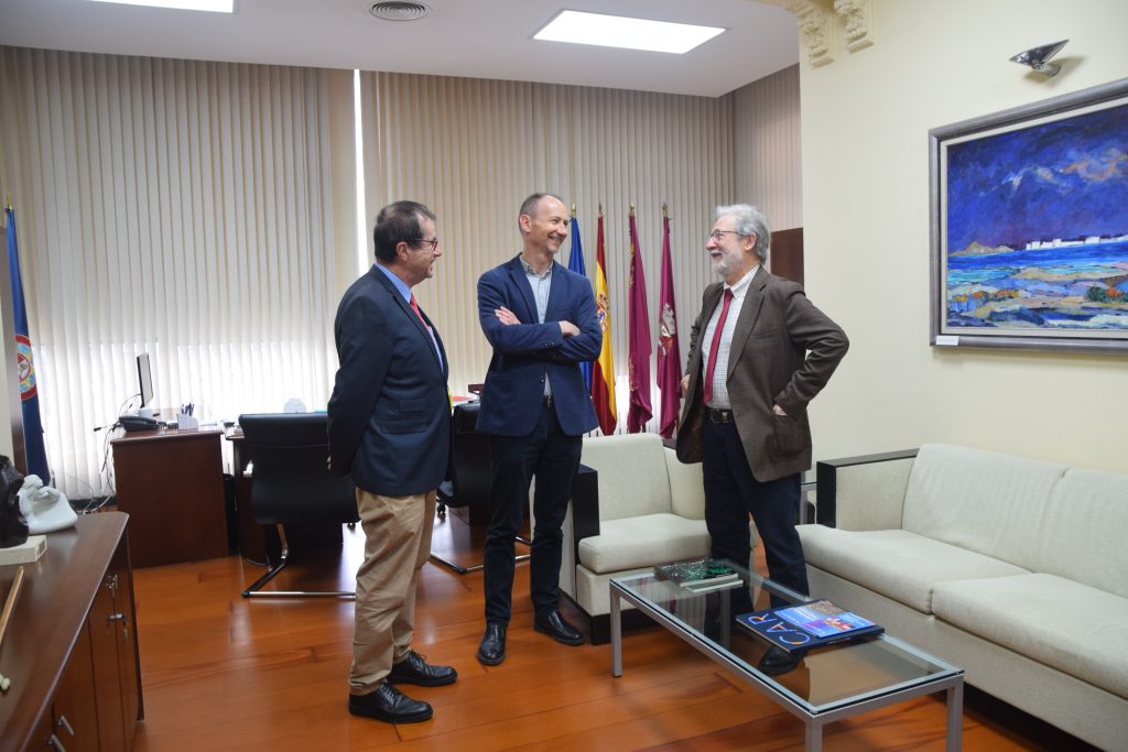 Reunión del presidente de la Agrupación de la Oración en el Huerto con el rector de la UPCT Mathieu Kessler en marzo de 2025